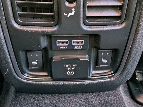 Used 2017 Jeep Grand Cherokee Limited image 26