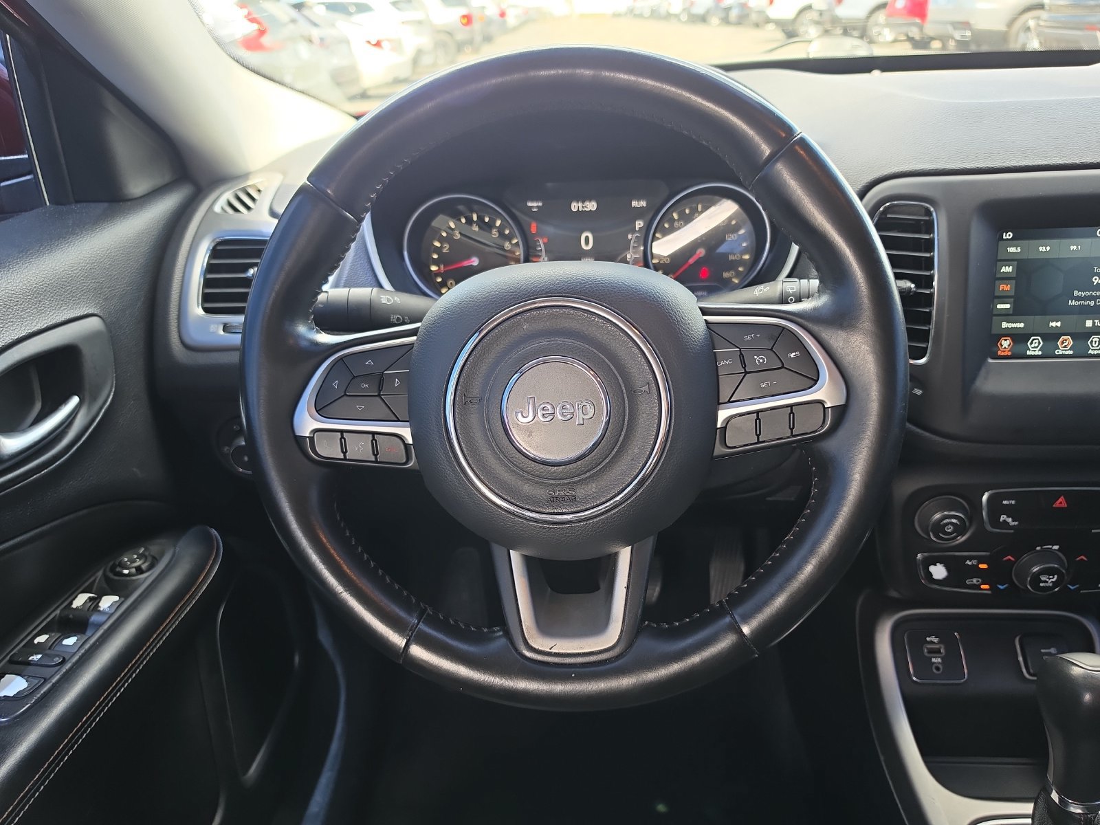Used 2018 Jeep Compass Latitude w/ Popular Equipment Group FWD image 10