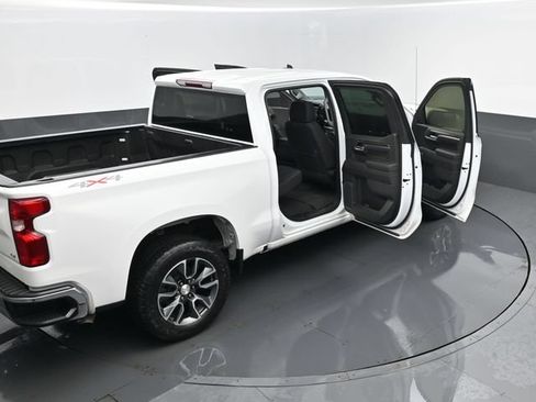 Used 2023 Chevrolet Silverado 1500 LT AWD/4WD image 25