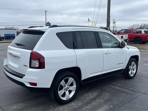 Used 2014 Jeep Compass Latitude w/ Sun/Sound Group AWD/4WD image 3
