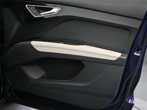 Used 2024 Audi Q4 e-tron Premium Plus w/ Premium Plus image 14