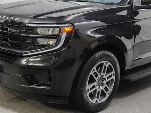 Certified 2025 Ford Expedition Active AWD/4WD image 4