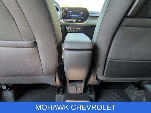 Used 2025 Chevrolet TrailBlazer LT w/ Convenience Package AWD/4WD image 21