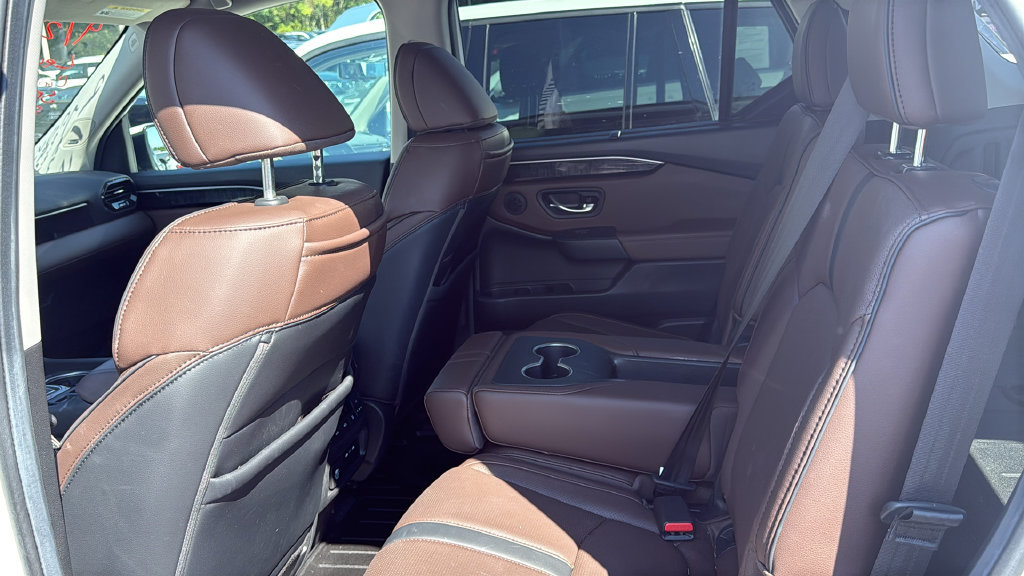 Used 2025 Honda Pilot Elite image 9