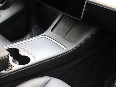 Used 2023 Tesla Model Y Long Range image 39