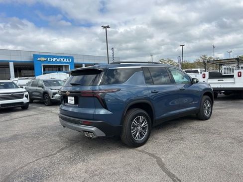 New 2026 Chevrolet Traverse LT image 3