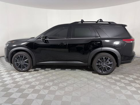 Used 2026 Nissan Pathfinder SL w/ SL Premium Package AWD/4WD image 4