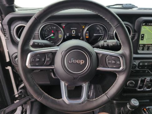 Used 2022 Jeep Wrangler Unlimited Sahara w/ Cold Weather Group AWD/4WD image 12