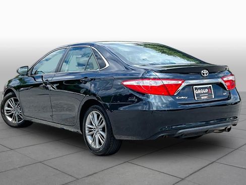 Used 2017 Toyota Camry SE FWD image 12