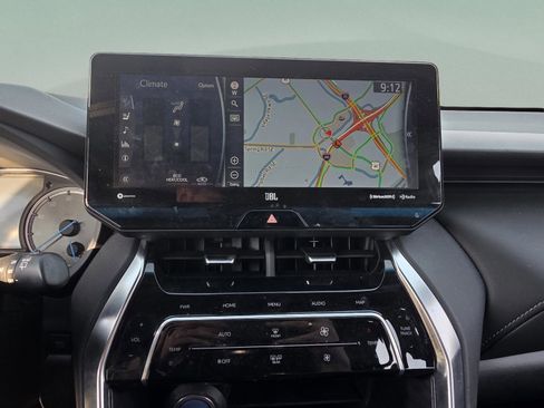 Used 2021 Toyota Venza XLE w/ Softex Package image 16