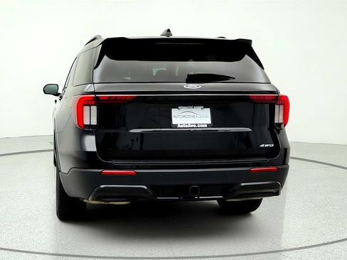 Used 2025 Ford Explorer ST-Line w/ ST-Line Street Pack AWD/4WD image 6