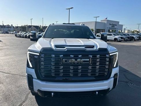 Used 2025 GMC Sierra 2500 Denali Ultimate AWD/4WD image 3