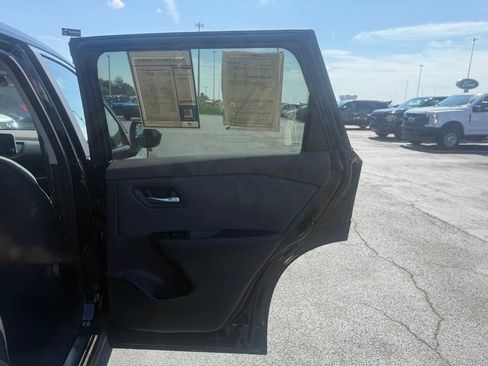 Used 2023 Nissan Rogue SV AWD/4WD image 43