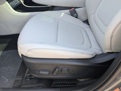 New 2026 Hyundai Tucson Limited FWD image 22