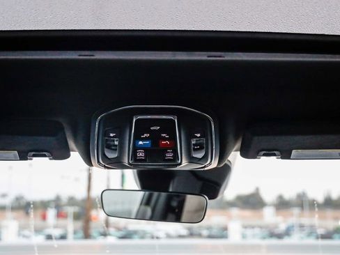 New 2025 Jeep Grand Cherokee Altitude image 17