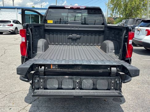 Used 2022 Chevrolet Silverado 1500 LTZ w/ LTZ Premium Package AWD/4WD image 12