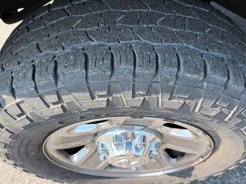 Used 2017 RAM 2500 Tradesman w/ Chrome Appearance Group AWD/4WD image 2