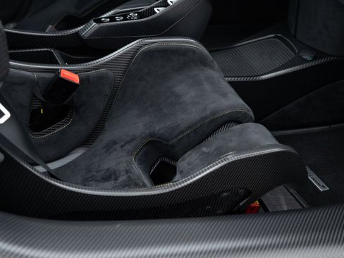 Used 2019 McLaren Senna image 78