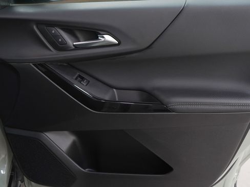 Used 2025 Chevrolet Equinox LT image 9