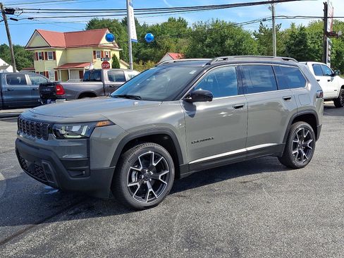 New 2026 Jeep Cherokee Overland w/ Trailer Tow Group AWD/4WD image 3