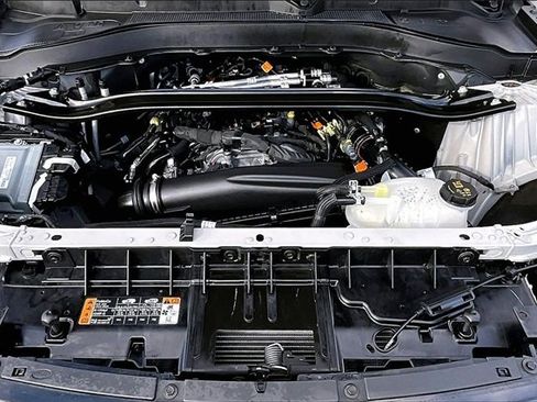 Used 2025 Ford Explorer ST-Line w/ Premium Package image 9