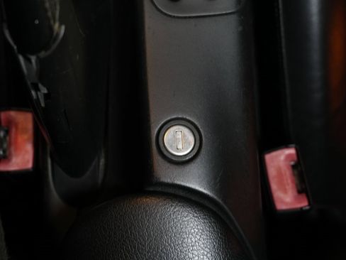 Used 2004 Porsche Boxster S image 35