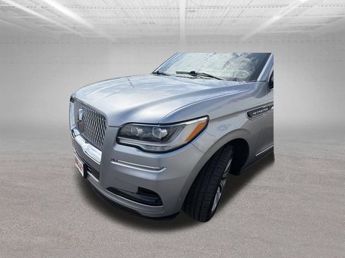 Used 2022 Lincoln Navigator Reserve AWD/4WD image 14