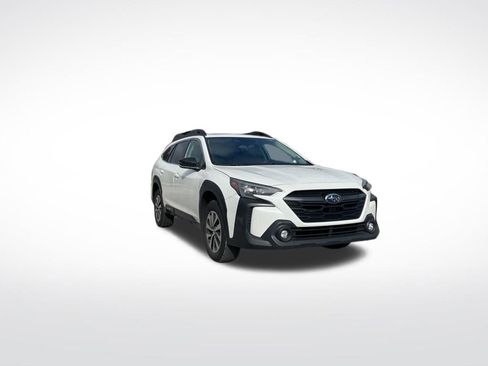 Used 2025 Subaru Outback Premium image 2