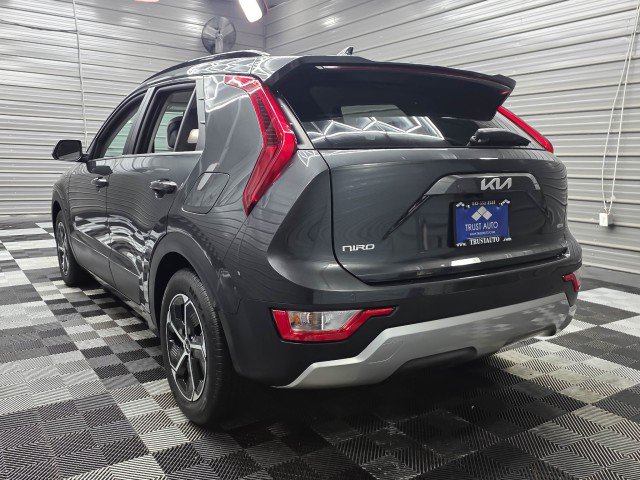 Used 2024 Kia Niro EX FWD image 8