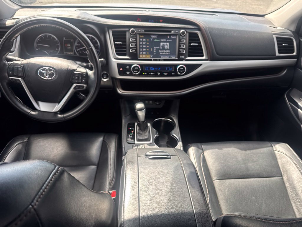 Used 2017 Toyota Highlander XLE AWD/4WD image 17