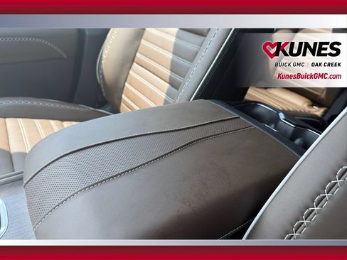 New 2026 GMC Acadia Denali Ultimate w/ LPO, Floor Liner Package AWD/4WD image 30
