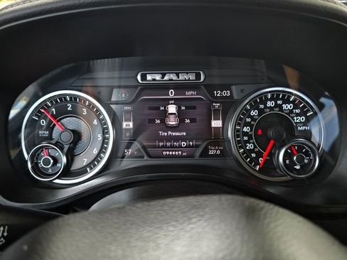Used 2020 RAM 1500 Laramie AWD/4WD image 12