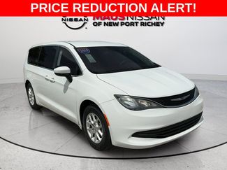 Used 2019 Chrysler Pacifica LX FWD video 1