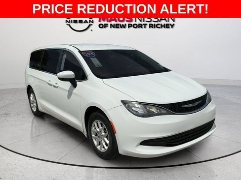 Used 2019 Chrysler Pacifica LX FWD image 1