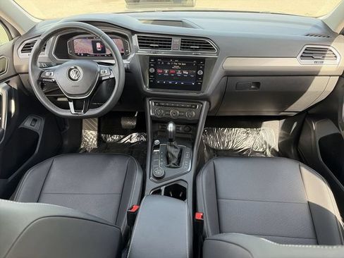 Used 2021 Volkswagen Tiguan SEL AWD/4WD image 16