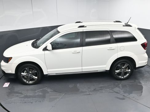 Used 2015 Dodge Journey Crossroad w/ Flexible Seating Group image 37