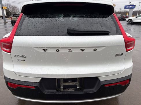 Certified 2023 Volvo XC40 B5 Plus w/ Climate Package image 7
