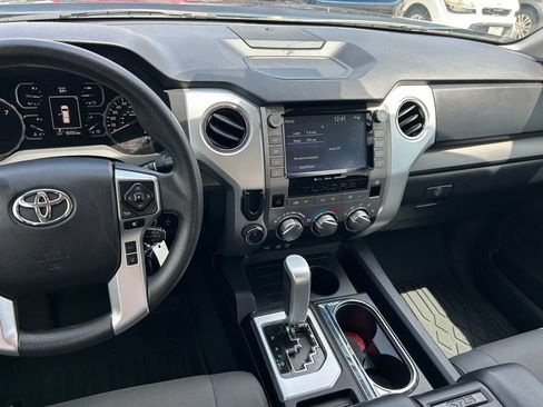 Used 2021 Toyota Tundra SR5 w/ SR5 Upgrade Package AWD/4WD image 19