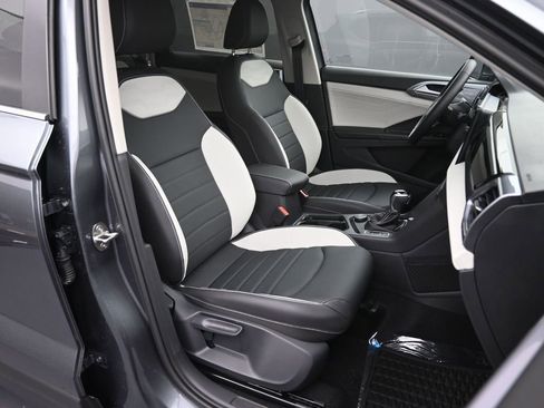 New 2025 Volkswagen Taos SEL image 46