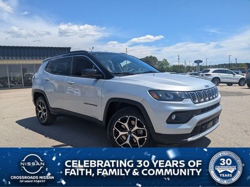 Used 2025 Jeep Compass Limited AWD/4WD image 1