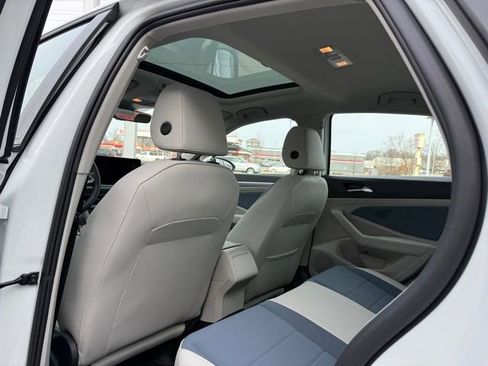 New 2026 Volkswagen Jetta SE FWD image 14