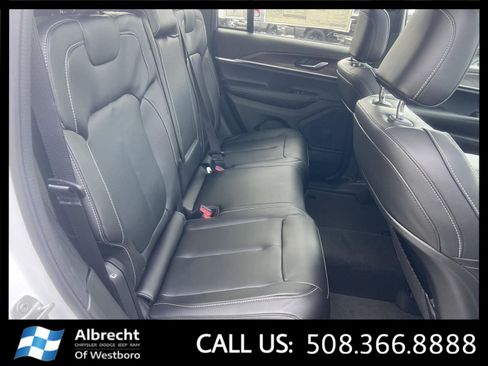 New 2025 Jeep Grand Cherokee Limited image 14