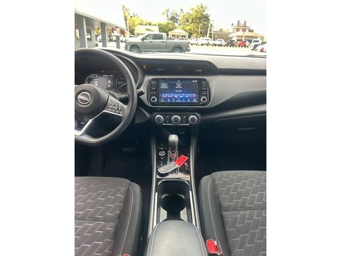 Used 2023 Nissan Kicks SV w/ Interior Electronics Package FWD image 11