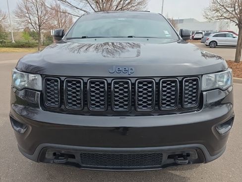 Used 2018 Jeep Grand Cherokee Laredo image 9