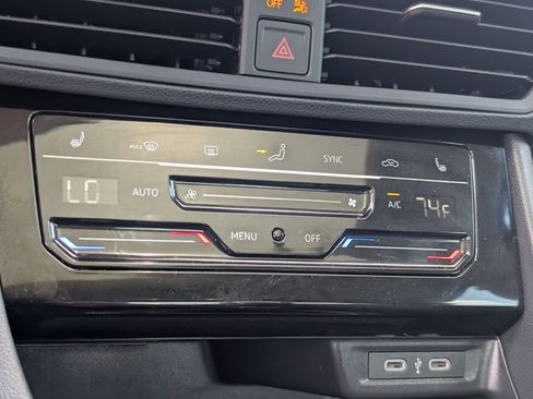 Used 2025 Volkswagen Jetta SE image 17