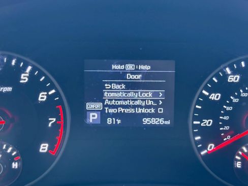 Used 2019 Kia Stinger RWD image 38