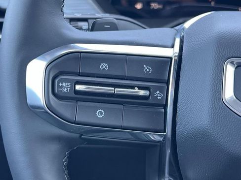 New 2025 GMC Acadia Elevation image 13