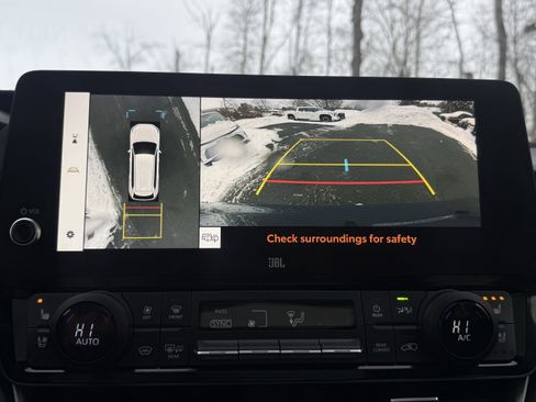 Used 2024 Toyota Grand Highlander Limited image 3