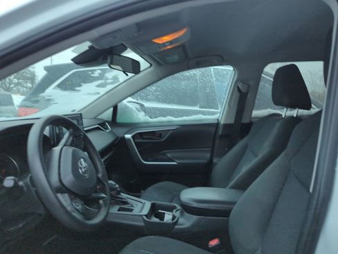 Used 2020 Toyota RAV4 LE w/ Carpet Mat Package image 6
