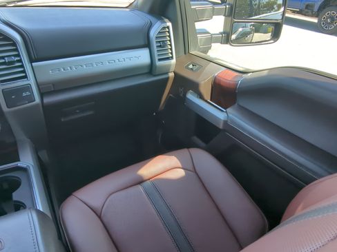 Certified 2021 Ford F250 King Ranch w/ King Ranch Ultimate Package AWD/4WD image 15